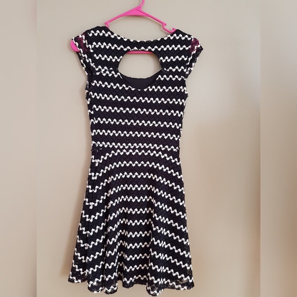 Candie's Sleeveless Black & White Dress size XS - Picture 2 of 7